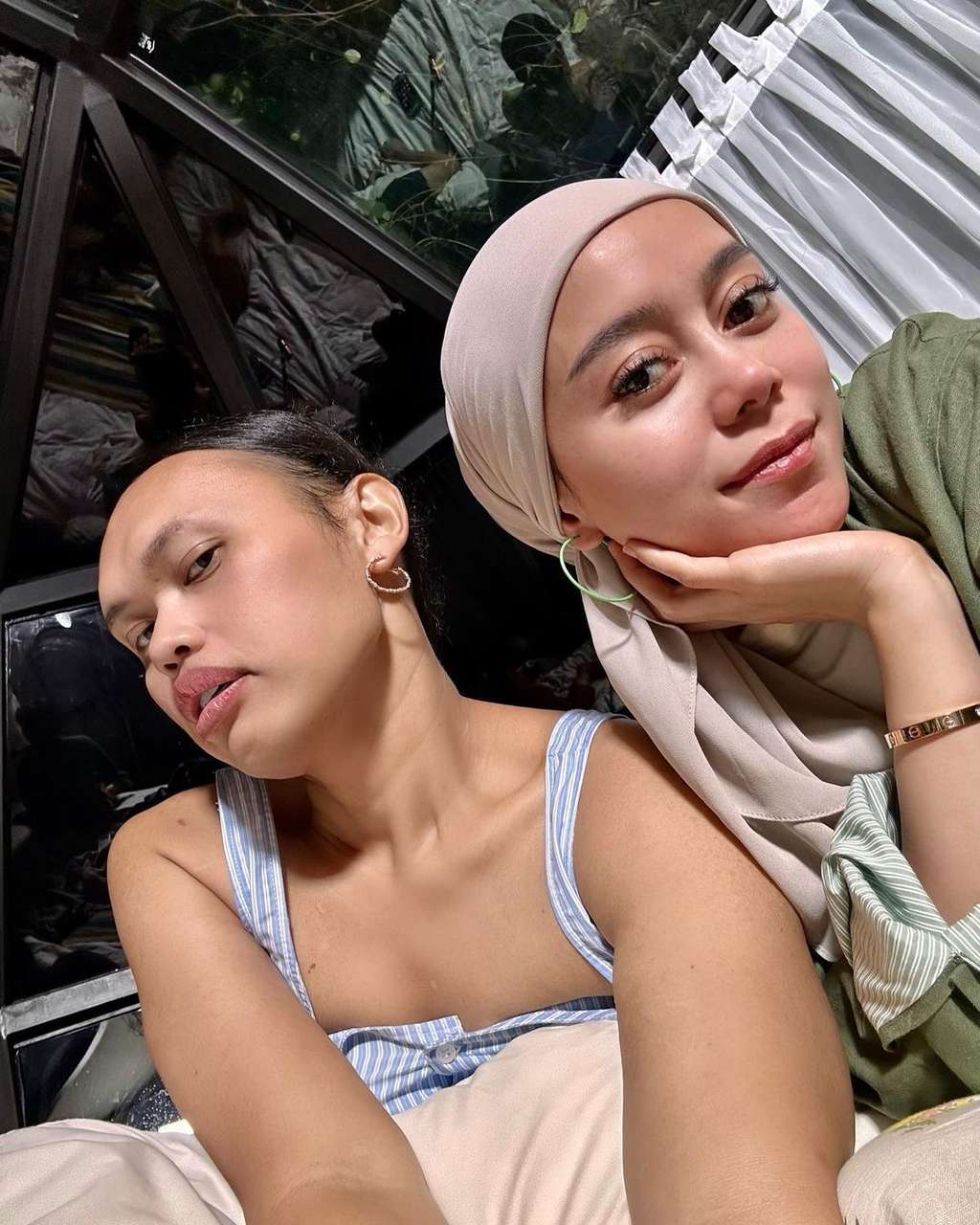 Sederet Gaya Hijab Lesty Kejora yang Tuai Pro Kontra Netizen, Dianggap Kurang Etis Hingga Tak Sepenuhnya Tutup Aurat!
