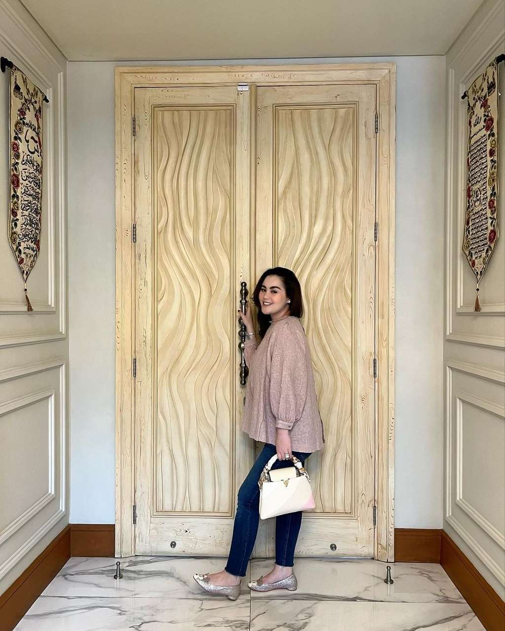 10 Adu Mewah Rumah Jennifer Dunn VS Mayangsari, Dulu Dicap Rebut Pria Kaya, Sama-Sama Bak Kerajaan!