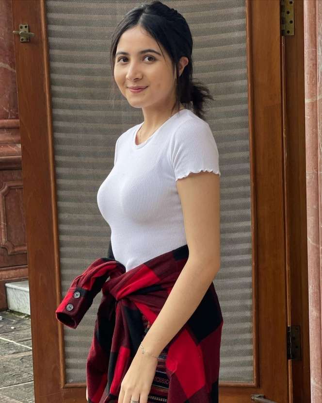 Potret Bulan Sutena Calon 'Mantu' Maia Estianty Pamer Body Goals, Aduh Mamae!