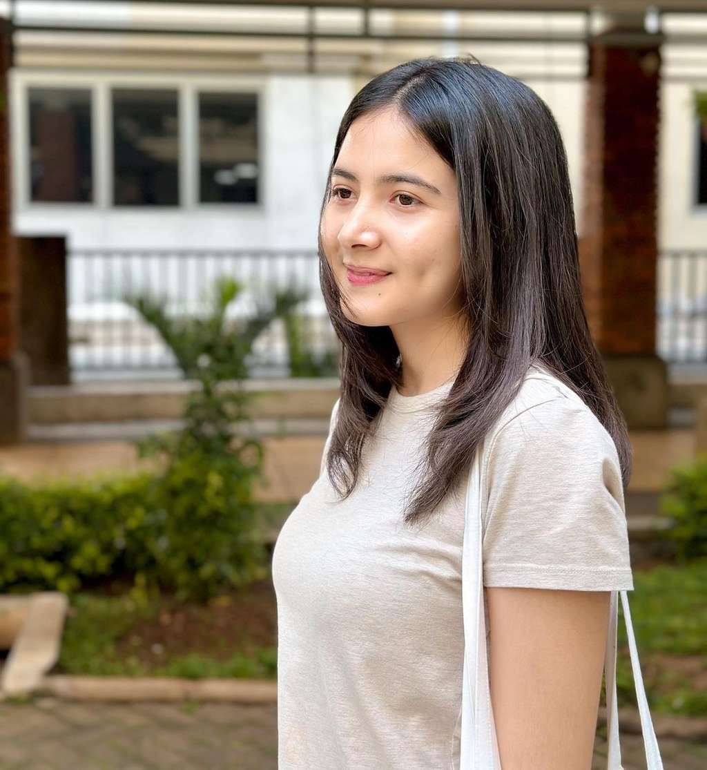 Potret Bulan Sutena Calon 'Mantu' Maia Estianty Pamer Body Goals, Aduh Mamae!