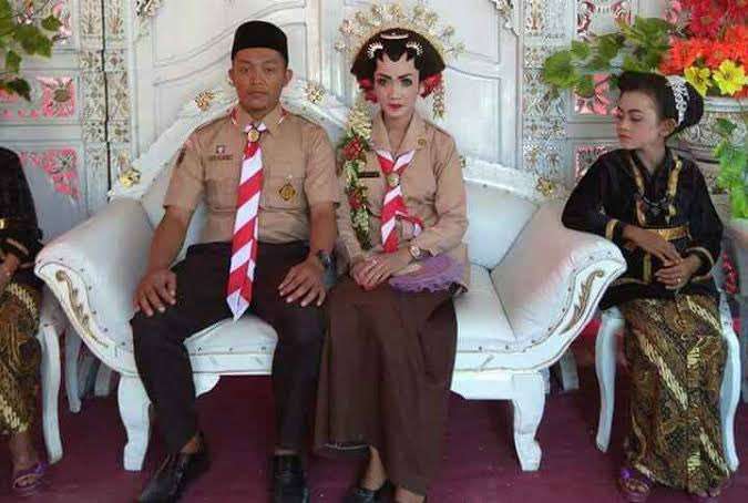 Sederet Potret Baju Pengantin Low Budget Ini Bikin Tepok Jidat, Idenya Anti Mainstream!