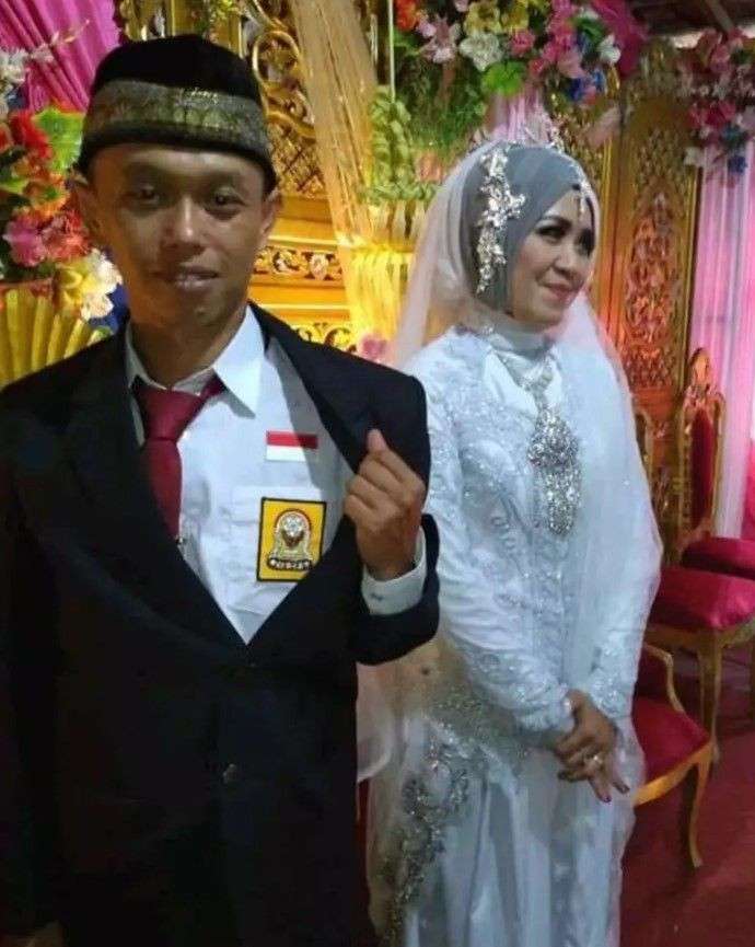 Sederet Potret Baju Pengantin Low Budget Ini Bikin Tepok Jidat, Idenya Anti Mainstream!