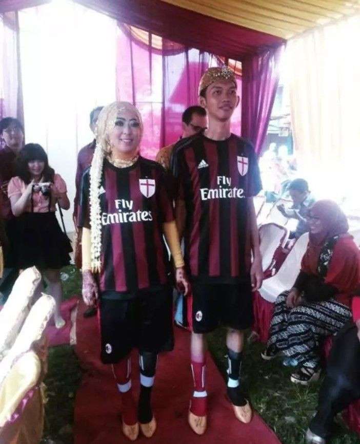 Sederet Potret Baju Pengantin Low Budget Ini Bikin Tepok Jidat, Idenya Anti Mainstream!