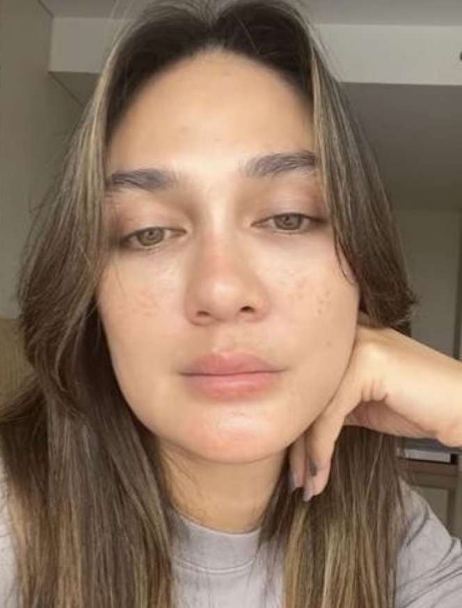 10 Potret Wajah Asli Artis Tanpa Makeup, Inara Rusli Bikin Netizen Iri, Mulus Bak Boneka Porselen!