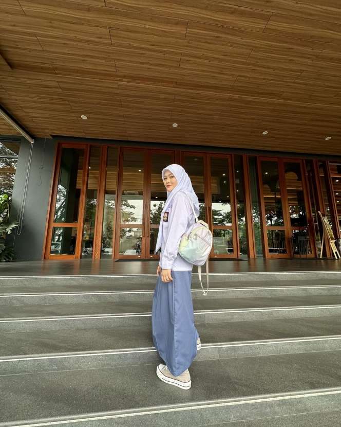 Potret Henny Rahman Istri Alvin Faiz Jadi Anak SMA di Momen Ulang Tahun