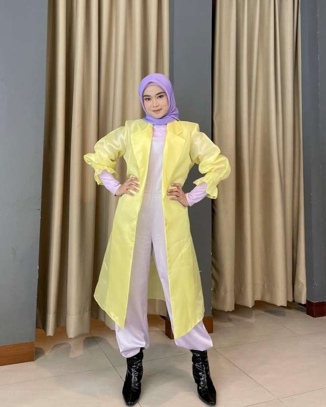 Potret Jelita Jely Penyanyi Bersuara Unik, Saat Bicara Imut Bak Anak Kecil, Ternyata Punya Bakat Luar Biasa!
