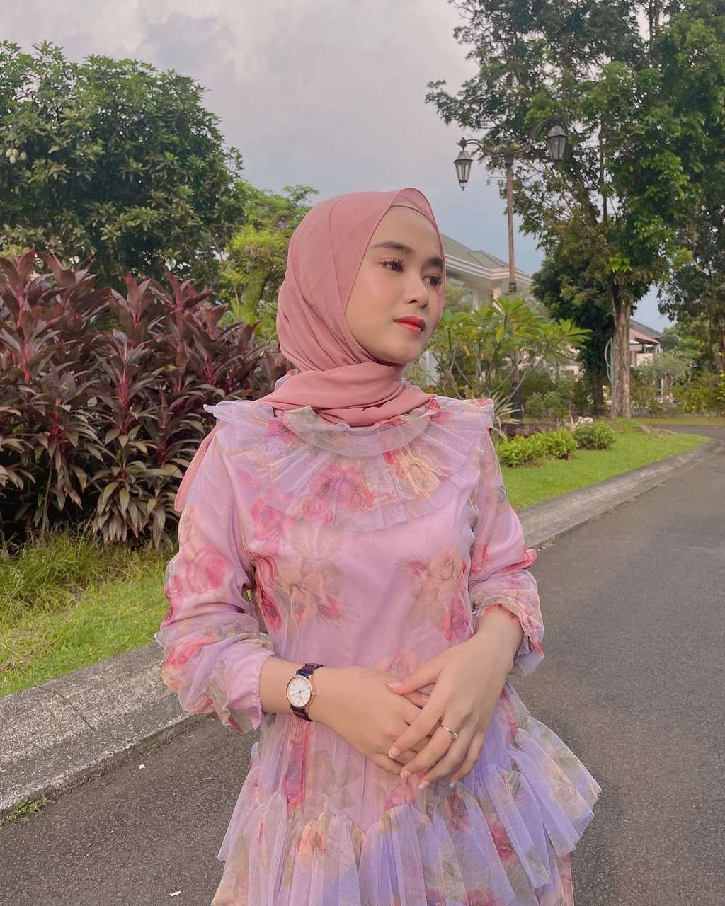 Potret Jelita Jely Penyanyi Bersuara Unik, Saat Bicara Imut Bak Anak Kecil, Ternyata Punya Bakat Luar Biasa!