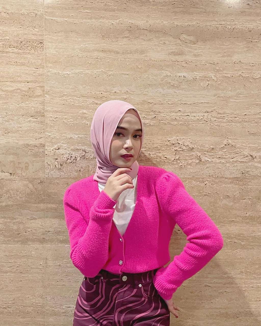 Potret Jelita Jely Penyanyi Bersuara Unik, Saat Bicara Imut Bak Anak Kecil, Ternyata Punya Bakat Luar Biasa!