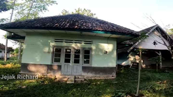 10 Potret Rumah Masa Kecil Ari Lasso yang Terbengkalai, Ada Sejak Zaman Belanda, Ngeri Banget!