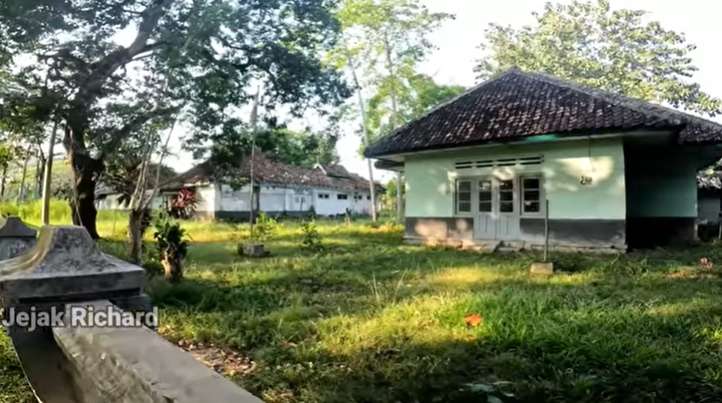 10 Potret Rumah Masa Kecil Ari Lasso yang Terbengkalai, Ada Sejak Zaman Belanda, Ngeri Banget!
