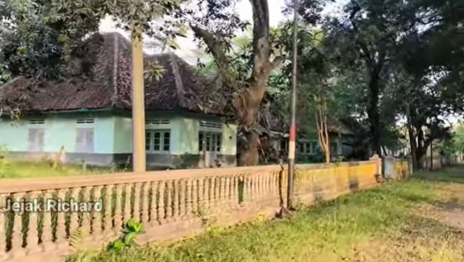 10 Potret Rumah Masa Kecil Ari Lasso yang Terbengkalai, Ada Sejak Zaman Belanda, Ngeri Banget!