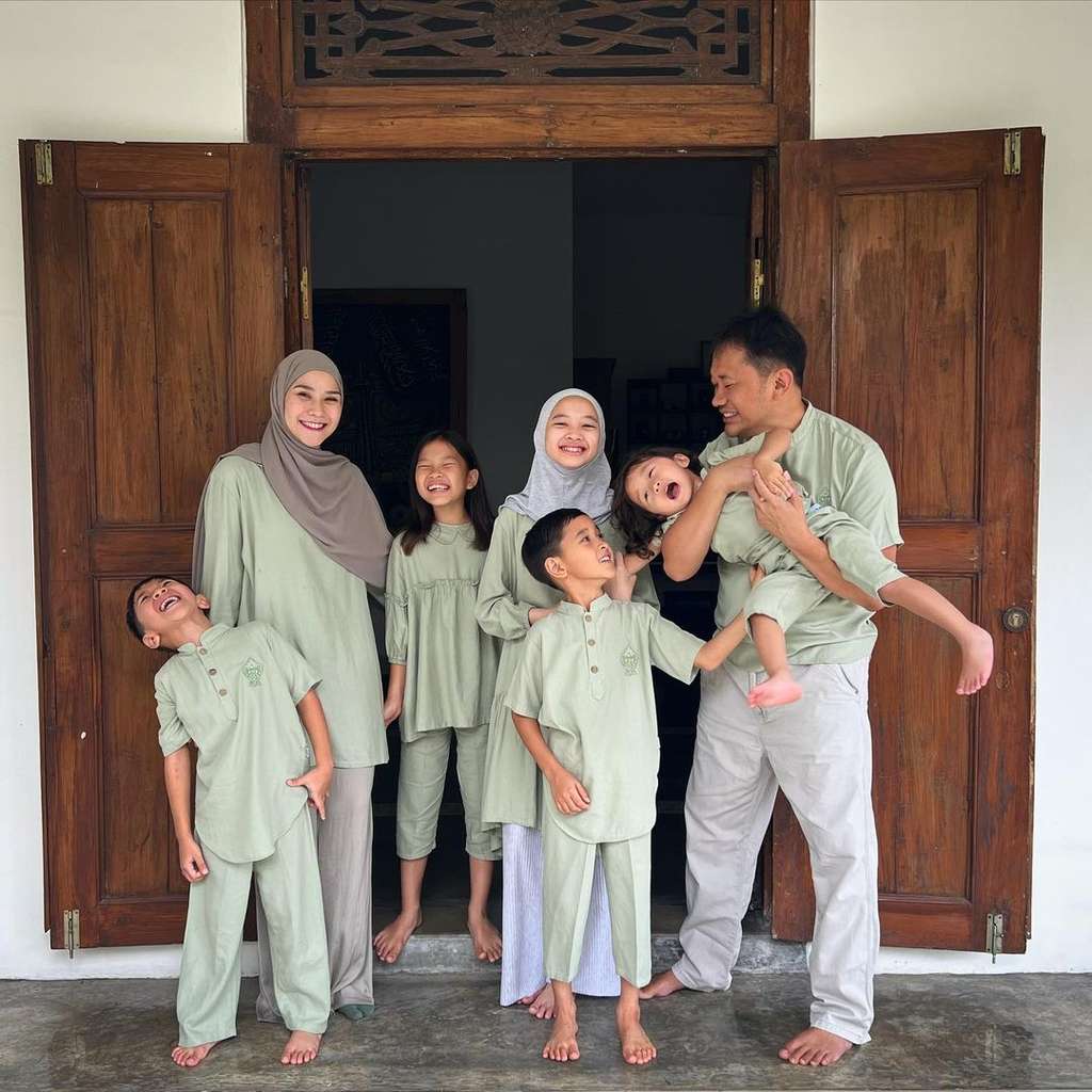Artis Cantik Ini Nikah dengan Budget Rp7,5 Juta, Dulu Modal Nekat Kini Rumah Tangganya Jadi Idaman!