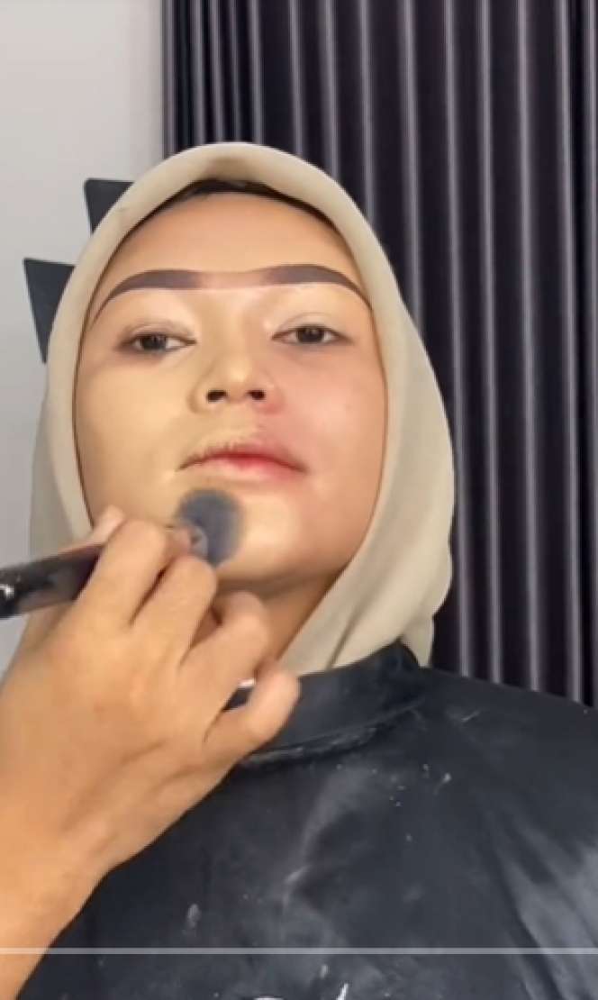 Kayak Beda Orang! Transformasi Gadis Polos Usai Makeup Tebal Bikin Pangling, Bak Pernikahan Putri Raja, Lihat Potretnya