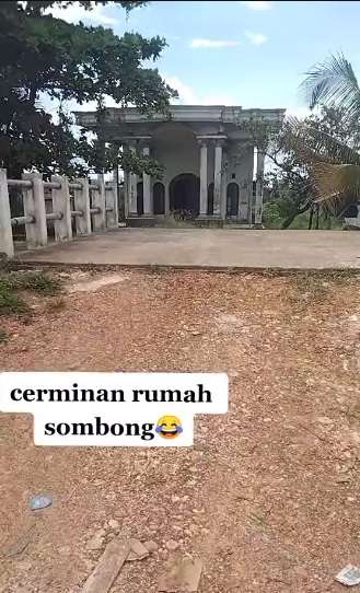 Penampakan Rumah Unik di Kalimantan, Bagian Depan Tampak Mewah Lihat Belakang Malah Zonk, Netizen: `The Real Nyicil Rumah`