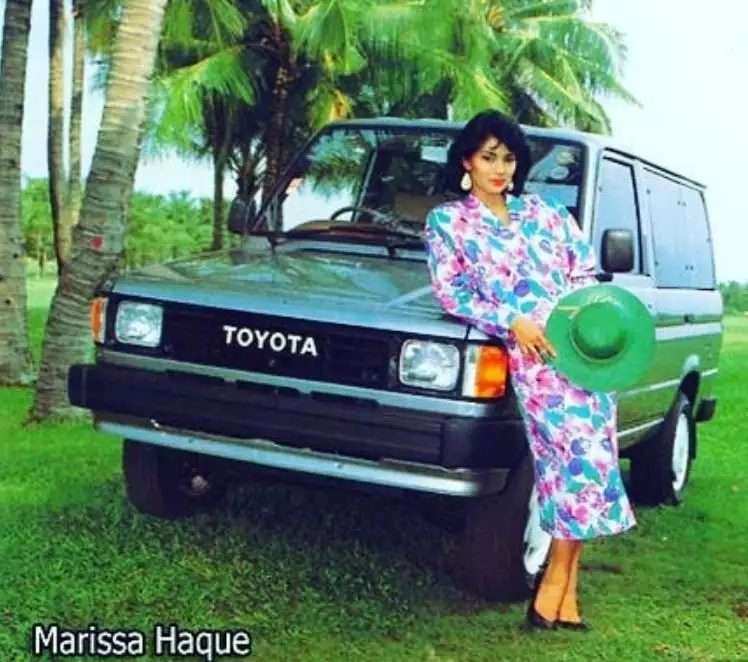 Potret Gaya Seleb Jadi Bintang Iklan Kendaraan Jadul, Ada yang Bisa Tebak?