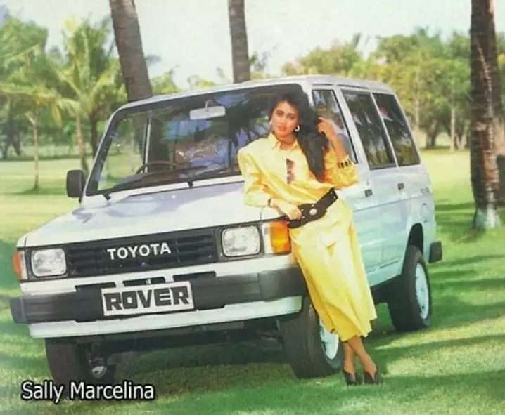 Potret Gaya Seleb Jadi Bintang Iklan Kendaraan Jadul, Ada yang Bisa Tebak?