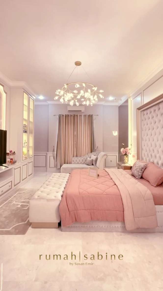 10 Adu Mewah Kamar Tidur Artis yang `Naik Daun`, Milik Fuji Bak Ranjang Princess di Disneyland, Impian Masa Kecil