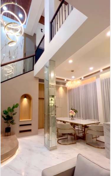 Dihina Punya Rumah Dalam Gang Sempit, Ternyata Lihat Isi Dalamnya Bikin Melongo, Nggak Kalah Mewah Dari Hotel Berbintang!