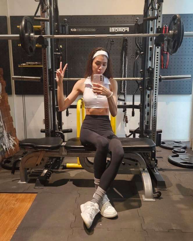 Dikritik Terlalu Kurus, Mikha Tambayong Tetap Tampil Slay, Tak Peduli Cibiran Haters!