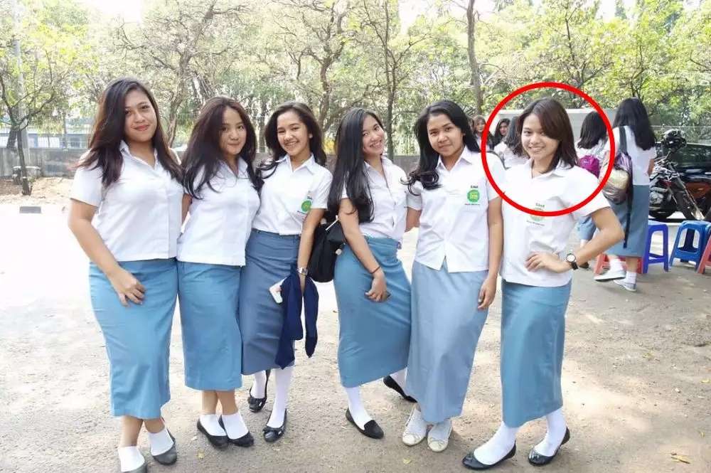 12 Foto Lawas Artis Bareng Geng SMA, Soimah Jadi Primadona di Sekolah, Cantik & Gaul Abis!