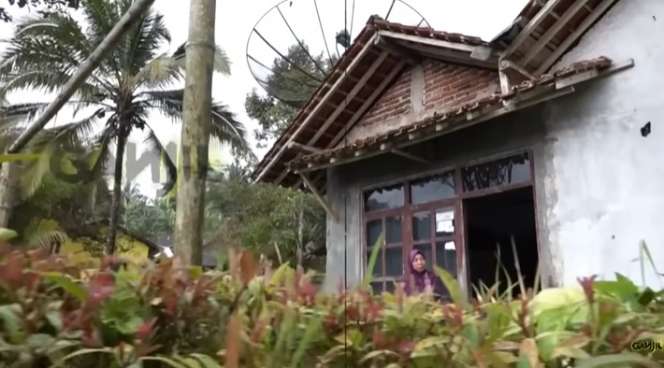 Penampakan Rumah Angker Dulunya Bekas Peristiwa Tragis Sinden Cantik yang Dimutilasi, Kini Ditempati Satu Keluarga Pemberani!