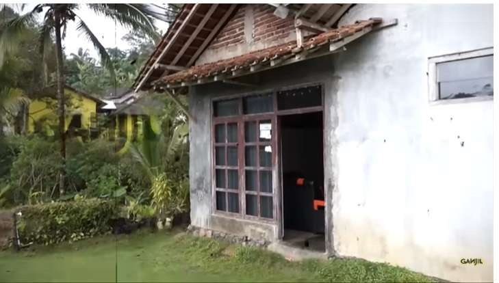Penampakan Rumah Angker Dulunya Bekas Peristiwa Tragis Sinden Cantik yang Dimutilasi, Kini Ditempati Satu Keluarga Pemberani!