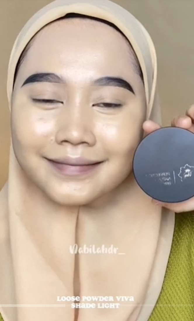 Wanita Berjerawat Makeup Jadi Prilly Latuconsina, Dikira Zonk, Hasilnya Malah Mirip Pol & Susah Dibedain, Ini Potretnya
