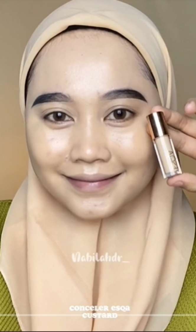 Wanita Berjerawat Makeup Jadi Prilly Latuconsina, Dikira Zonk, Hasilnya Malah Mirip Pol & Susah Dibedain, Ini Potretnya