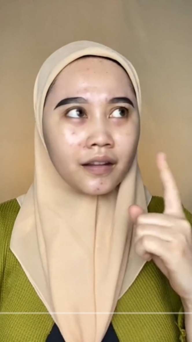 Wanita Berjerawat Makeup Jadi Prilly Latuconsina, Dikira Zonk, Hasilnya Malah Mirip Pol & Susah Dibedain, Ini Potretnya