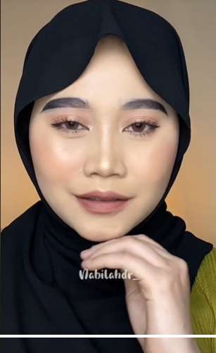Wanita Berjerawat Makeup Jadi Prilly Latuconsina, Dikira Zonk, Hasilnya Malah Mirip Pol & Susah Dibedain, Ini Potretnya