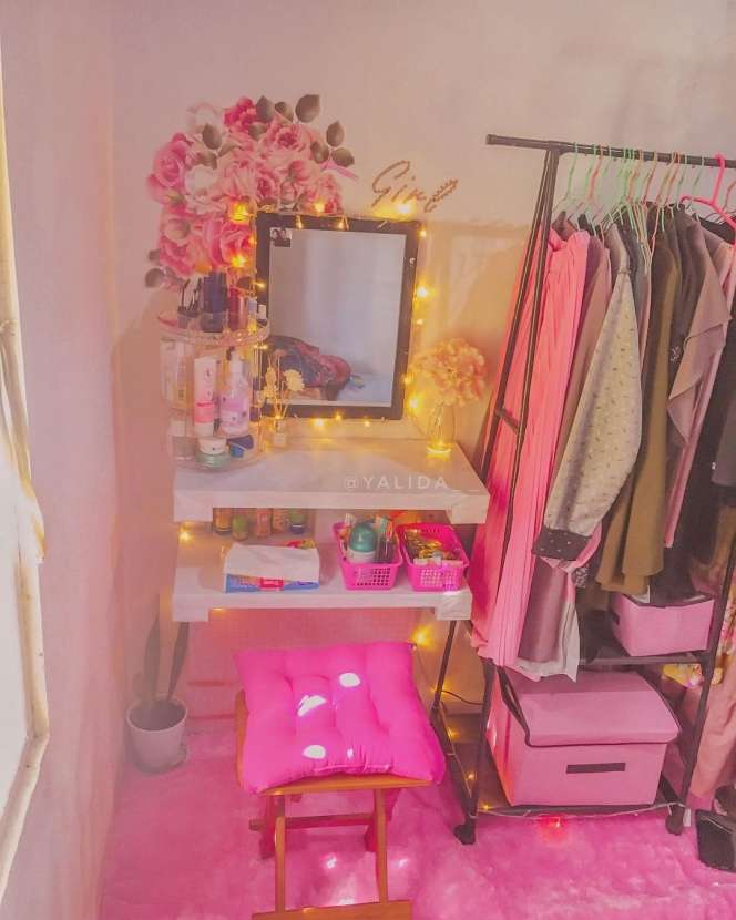 Rumah Luarnya Kumuh Berdinding Batako, Ternyata Dalamnya Bak Istana Barbie Serba Pink, Lihat 12 Potretnya