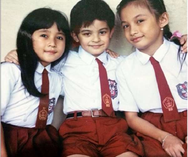 20 Foto Lawas Artis Saat Masih SD, Nagita Slavina Bule Banget, Disebut Rafathar Versi Cewek! 