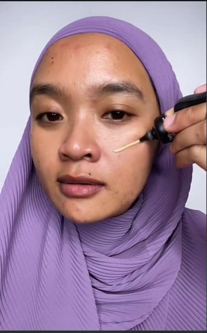 Wanita Ini Ditantang Recretae Makeup Ala Inara Rusli, Hasilnya Bikin Melongo, Netizen: `Bikin Virgoun Bingung`