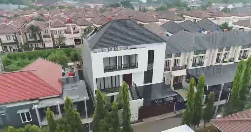 10 Adu Mewah Rumah Nikita Mirzani VS Anak Sulungnya di London, Bak Langit & Bumi, Atap dari Kayu Sederhana!