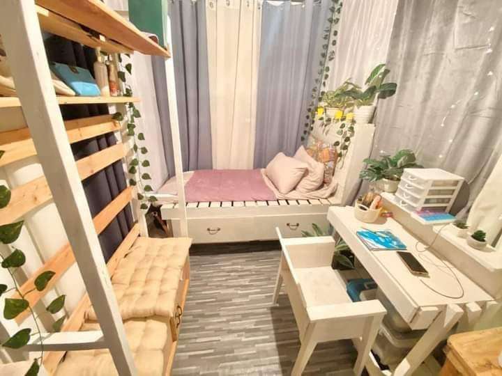 Rumah Berdinding Bambu Ini Tampak Reyot, Lihat Isi Dalamnya Bikin Melongo, Beda Banget Bak Langit dan Bumi!
