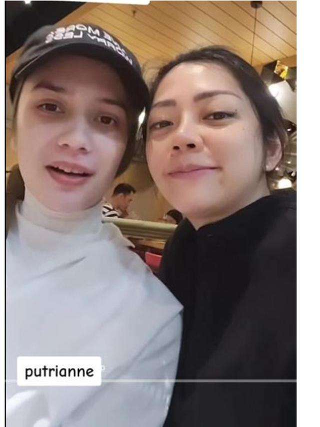 Potret Putri Anne Tanpa Hijab Saat Pertama Kali Live TikTok