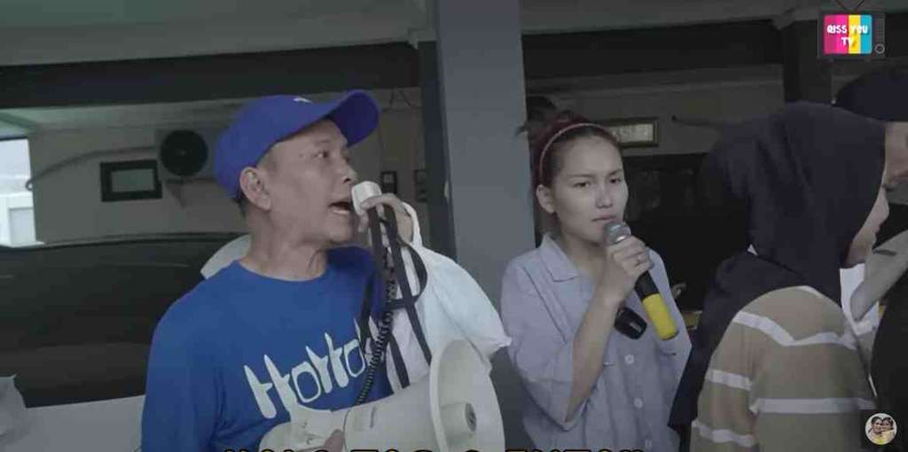 Potret Ayu Ting Ting usai Jual Pakaian Bekas di Depan Rumah, Raup Rp40 Juta