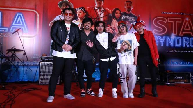 Potret Gaya Kocak Gilang Dirga Tirukan Suara Musisi Tanah Air Saat Gala Premiere Star Syndrome