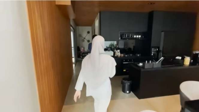 Adu Mewah Rumah Inara Rusli VS Natasha Rizky, Beda Banget Bak Langit dan Bumi!