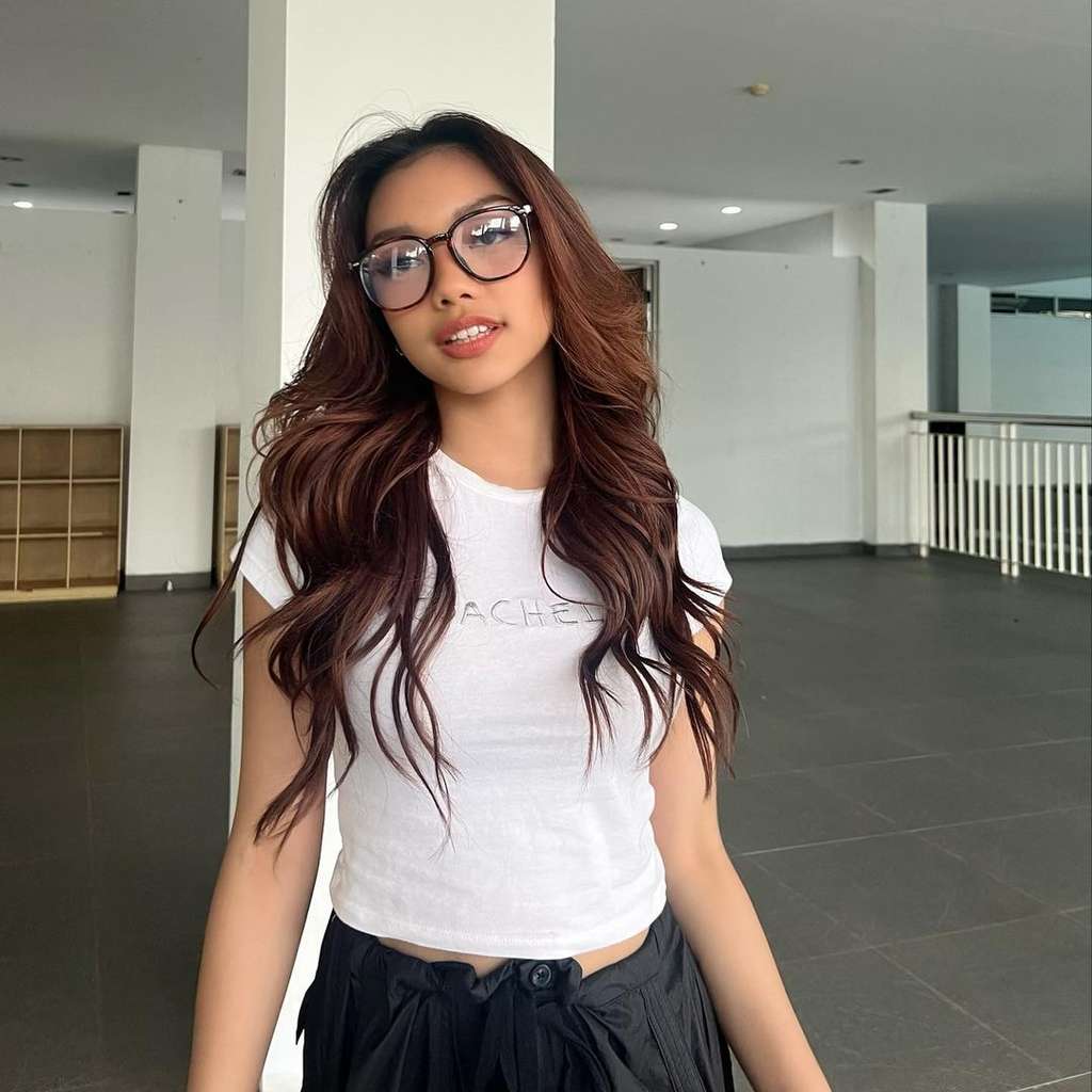 Makin Hot! Potret Terbaru Naura Ayu yang Sering Perlihatkan Tubuh Bagian Ini