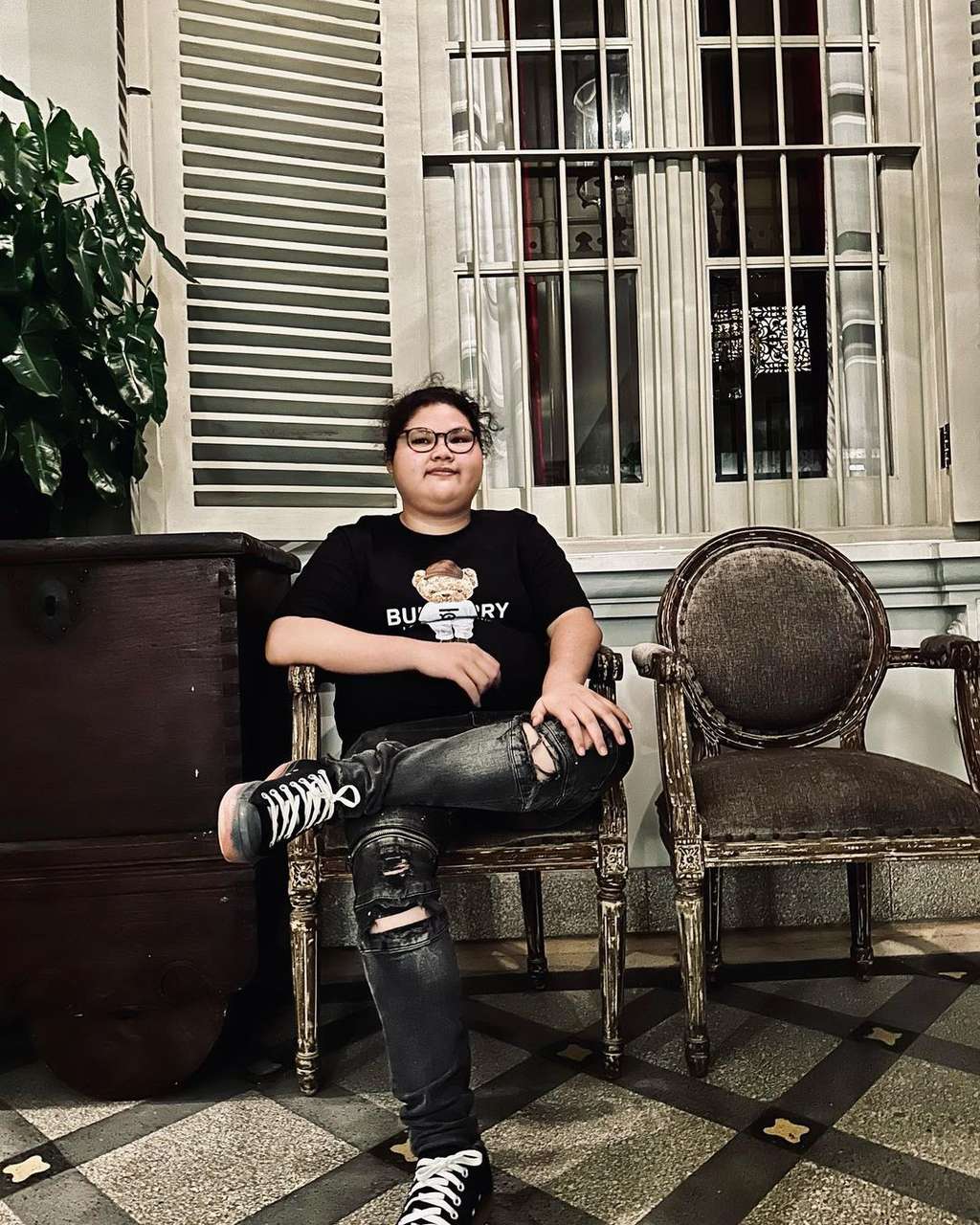 Artis yang Dijuluki 'The Real Sultan' Ini Ternyata Cicit Pahlawan Indonesia, Punya Bisnis Mentereng hingga Pesawat Parkir di Halaman Rumah!