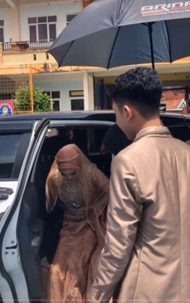 Viral Pesta Pernikahan Mewah di Gresik, Netizen Temukan Kejanggalan: Pulang Jadi Janda dan Duda!