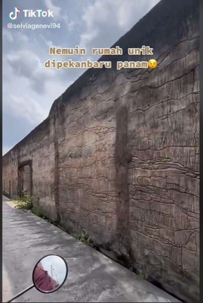 Penampakan Rumah Unik Bak Goa Super Besar, Desainnya Khas Zaman Dulu Banget!