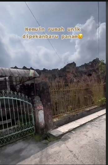 Penampakan Rumah Unik Bak Goa Super Besar, Desainnya Khas Zaman Dulu Banget!