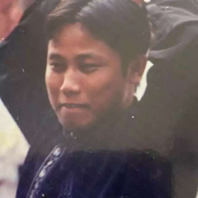 12 Foto Masa Muda Komedian Pria Indonesia, Komeng Disebut Mirip Ariel NOAH, Ganteng & Kharismatik!