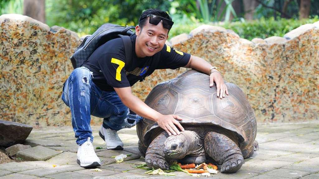 Artis Ini Dulu Jualan Gorengan Demi Sambung Hidup, Kini Tinggal di Rumah Mewah Rp15 Miliar, Lihat Potretnya!
