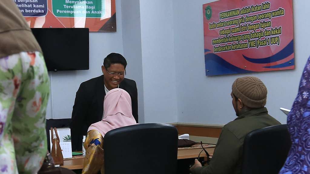 Potret Cantiknya Inara Rusli saat Hadir Sidang Cerai dengan Virgoun