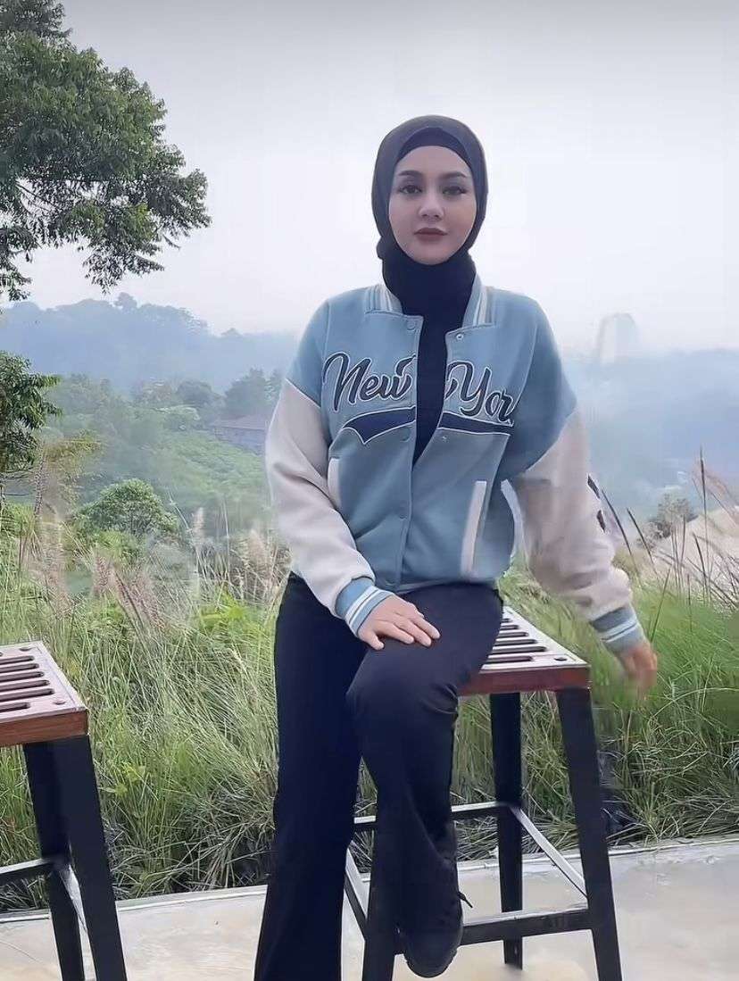 Potret Cantiknya Jenita Janet yang Kini Berhijab, Rela Kehilangan Job