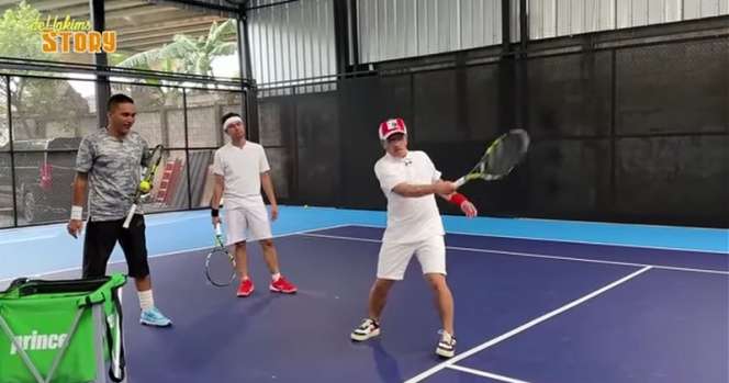 10 Potret Lapangan Tenis Pribadi Raffi Ahmad di Andara, Super Mewah, Tempat Berkumpul Para Artis!