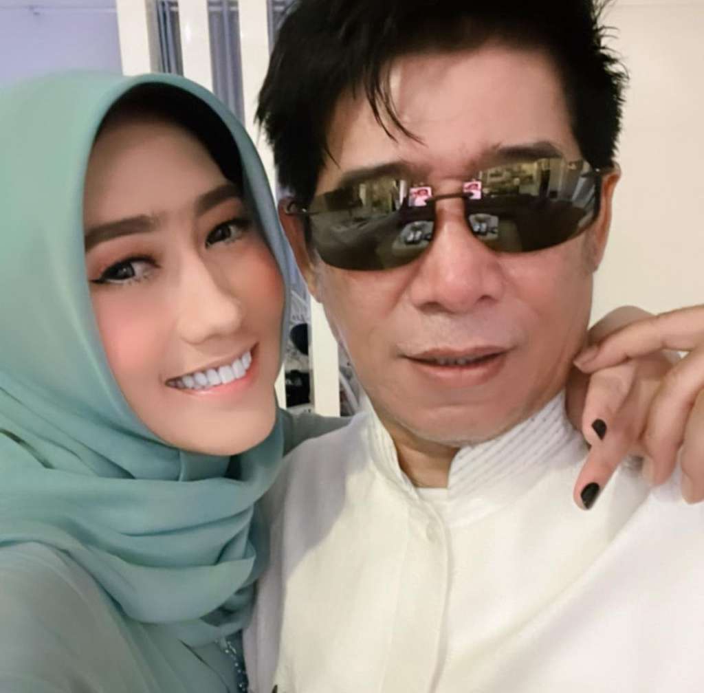 Wanita Cantik yang Punya Hobi Ekstrem Ini Ternyata Istri Komedian Terkenal, Anaknya Kini Jadi Idola Baru di Kalangan Remaja!